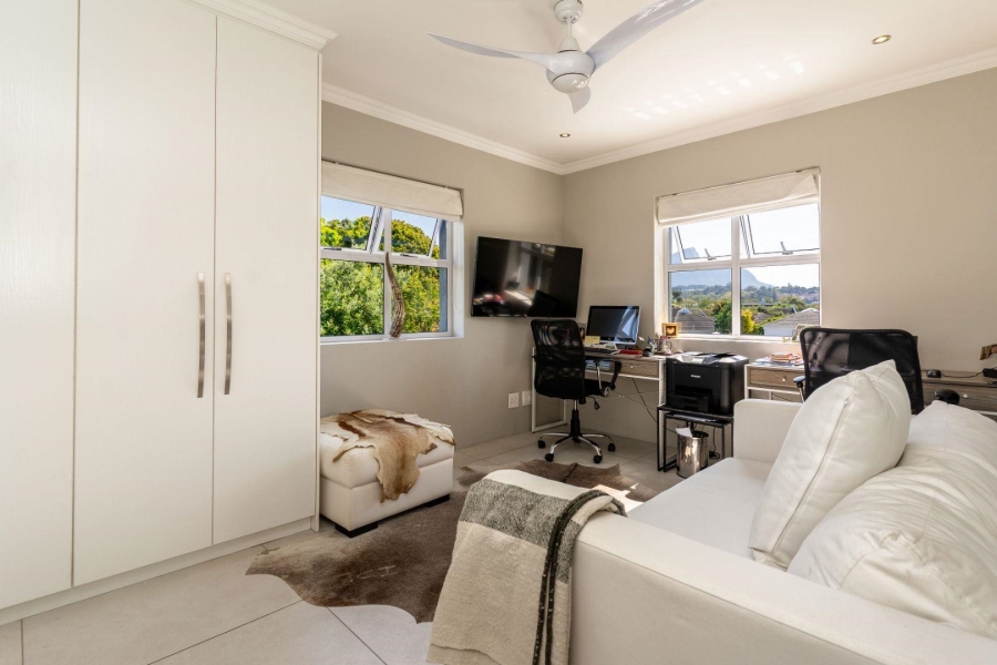 3 Bedroom Property for Sale in Constantia Western Cape